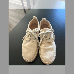 Women's Canvas Shoes Size 7.5